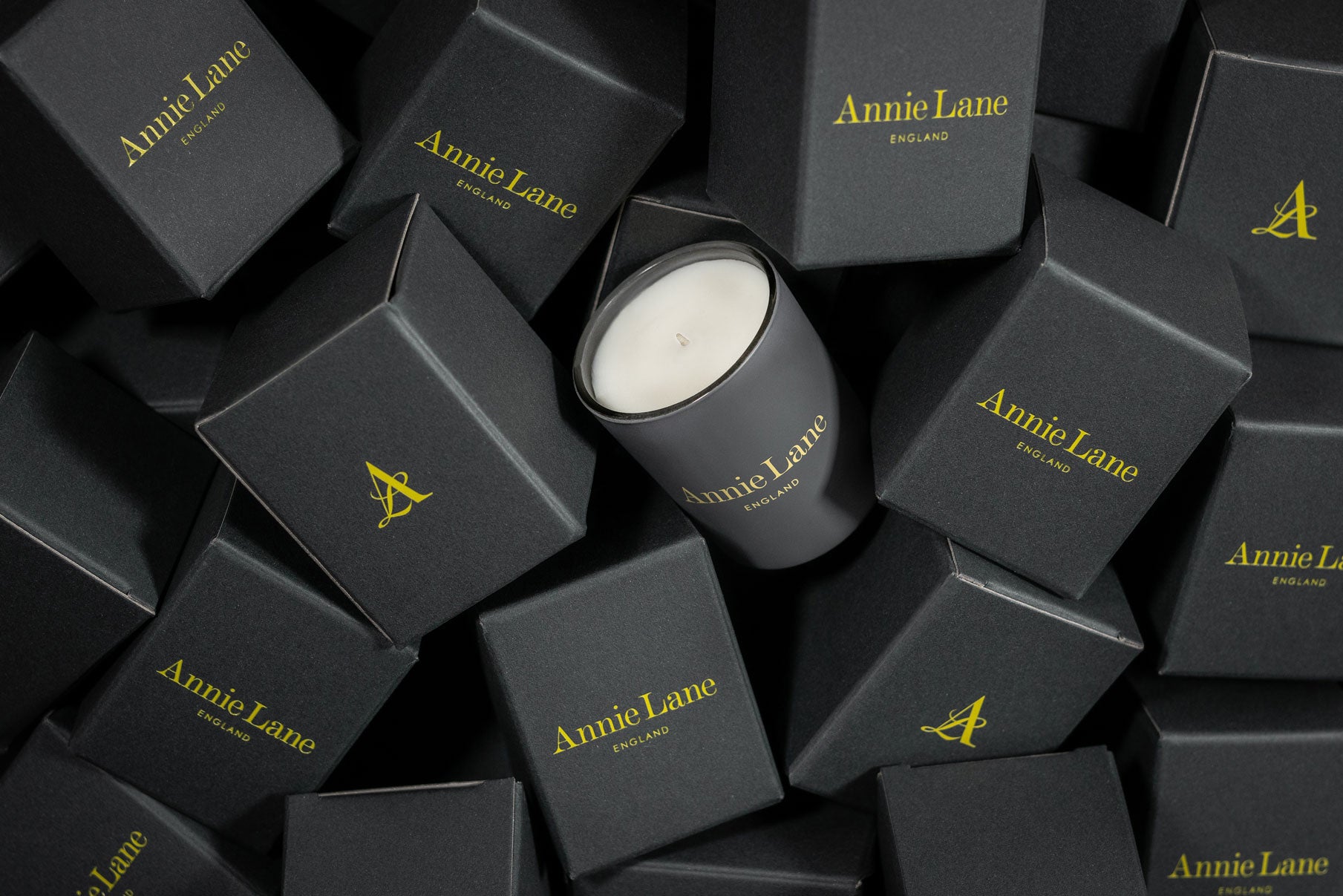 Plum Noir 9cl Votive Candle